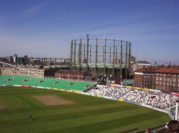 1280px-Gasholders_at_the_Oval