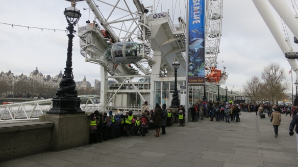 Children queuing for London Eye 2.13