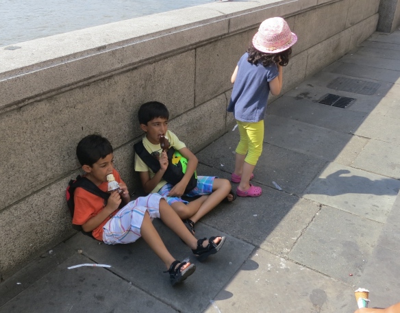 Children with ice creams