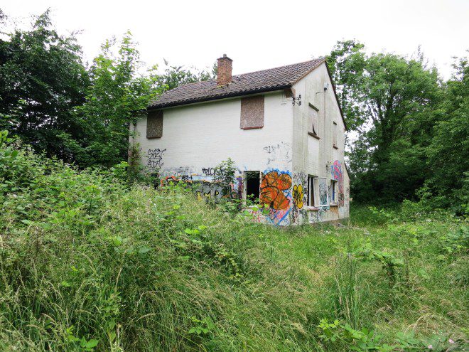 Derelict house, Morden Park 6.12