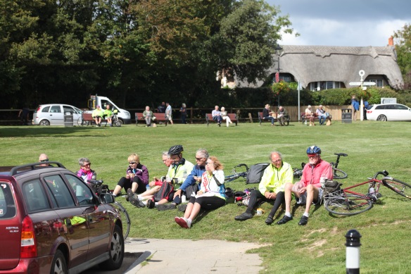 Cyclists lunching 1