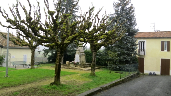 Lichen Sigoules war memorial