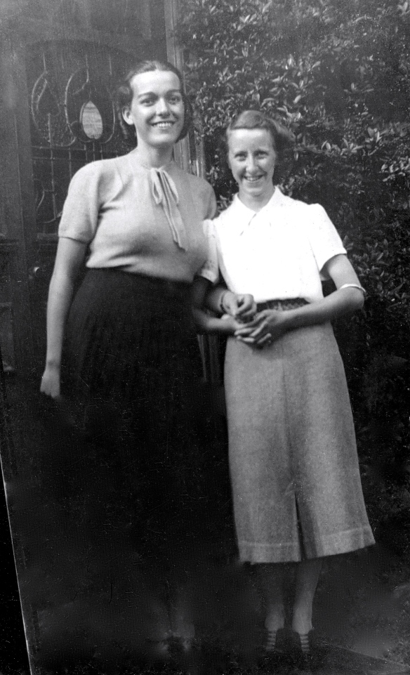 Mum Rivett & Margaret c 1940