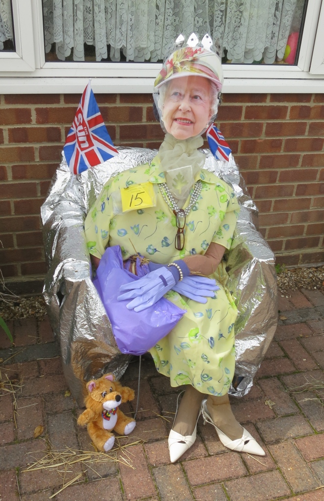 Scarecrow The Queen 2