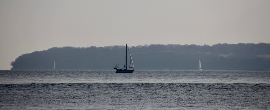 Yachts passing Isle of Wight 1