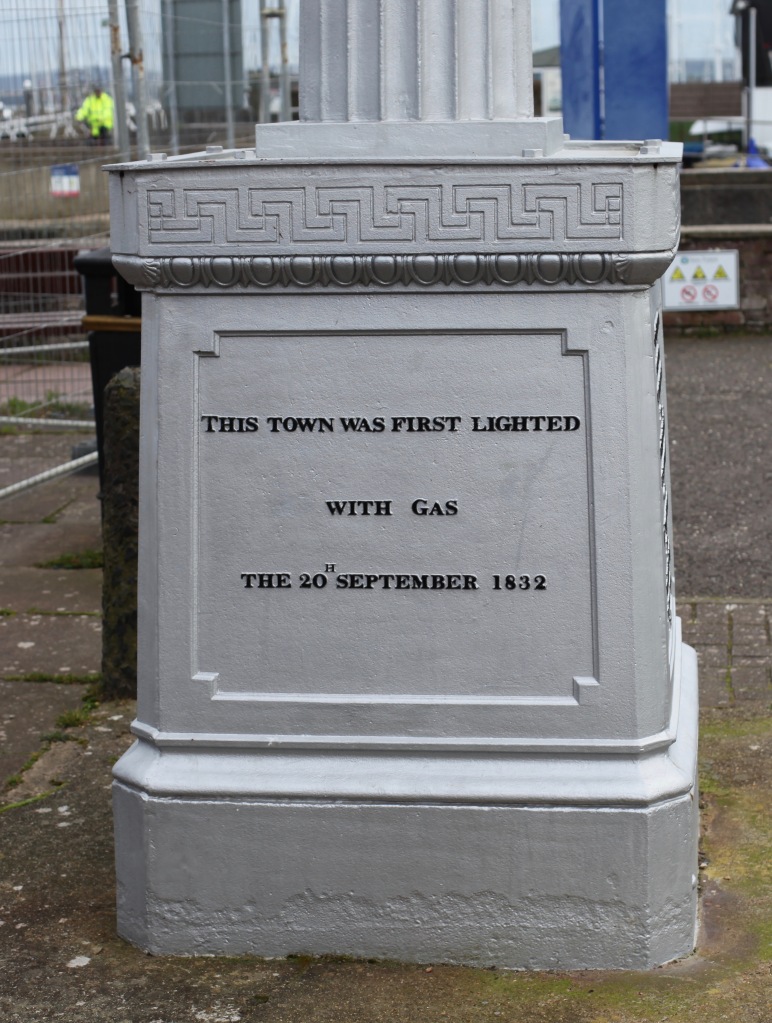 Lymington monument 2